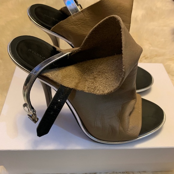 Authentic Balanciaga heels - Picture 2 of 3